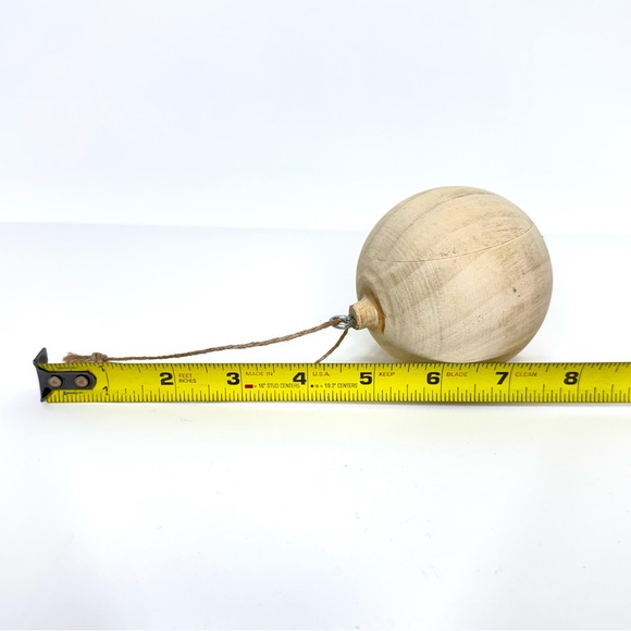 Wooden Ball Rustic Farmhouse Christmas Tree Ornament Cream Tan Nwot - Picture 9 of 9
